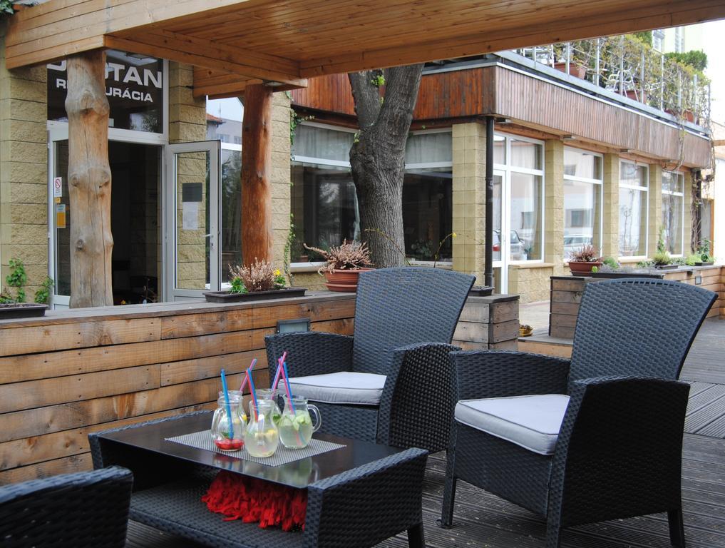 Hotel Dastan Levice Exterior foto