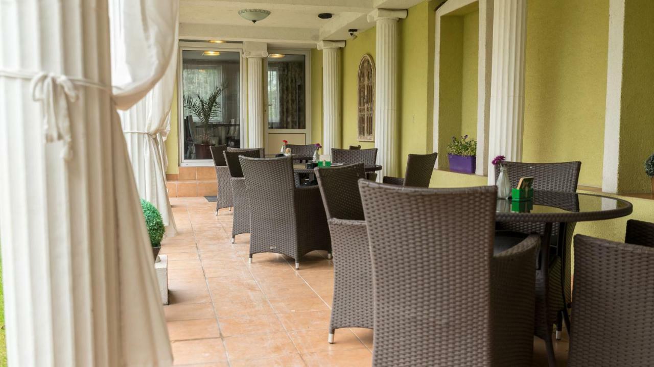 Hotel Dastan Levice Exterior foto